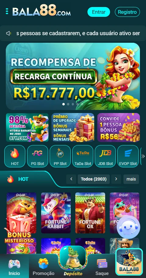 Mesa de cassino online com jogadores e cartas distribuídas